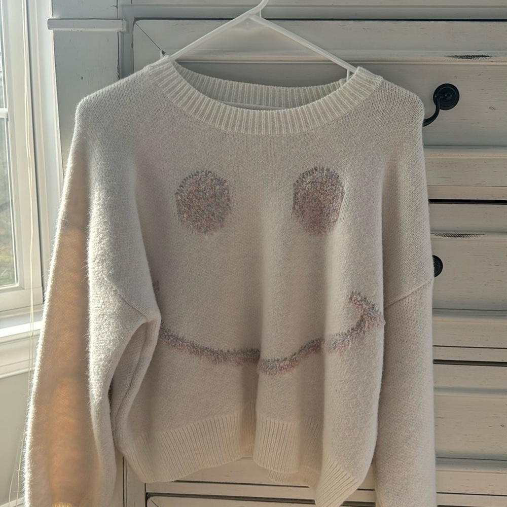 Storia Cream Smiley Face Sweater